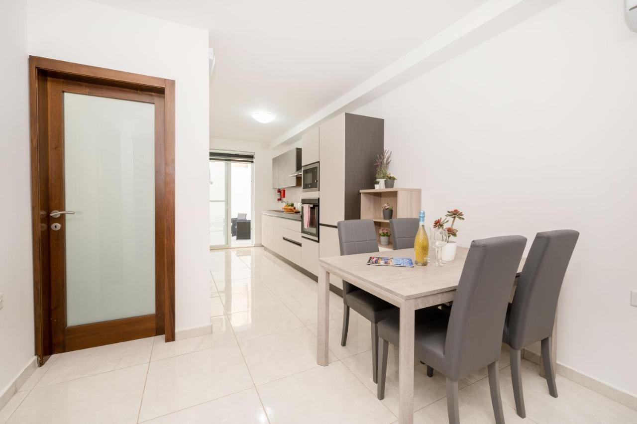 Flotta Island Apartments Gzira Екстериор снимка